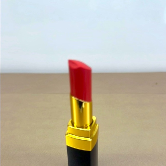 CHANEL LIMITED EDITION Rouge Coco Flash 825 BISOUS - Picture 4 of 5